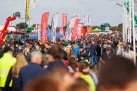 Crowd-Shot