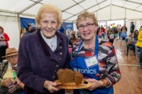 NPA managing director Anna May McHugh with Maureen Igoe from Bonniconlon, Co Mayo, winner of the Euronics Brown Bread Making at Ploughing 2025.

Photo: Alf Harvey, no reproduction fee.