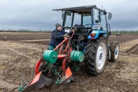 Padraig Brandon ploughing in the senior conventional at the Laois Ploughing match on the lands of the Duggan family in Durrow.
Photo: Alf Harvey.