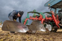 Jim Greene from Portlaoise ploughing at the South Laois Ploughing match on the lands of the Duggan family in Durrow.
Photo: Alf Harvey.