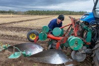 Pat Brandon from Ballylinan ploughing senior at the South Laois Ploughing match on the lands of the Duggan family in Durrow.
Photo: Alf Harvey.