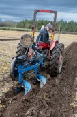 Tom Pender from Ballylinan ploughing in the Classic 2 Furrow at the South Laois Ploughing match on the lands of the Duggan family in Durrow.
Photo: Alf Harvey.