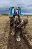 Jim Ryan from Ballacolla ploughing in the Senior Reversible at the South Laois Ploughing match on the lands of the Duggan family in Durrow.
Photo: Alf Harvey.