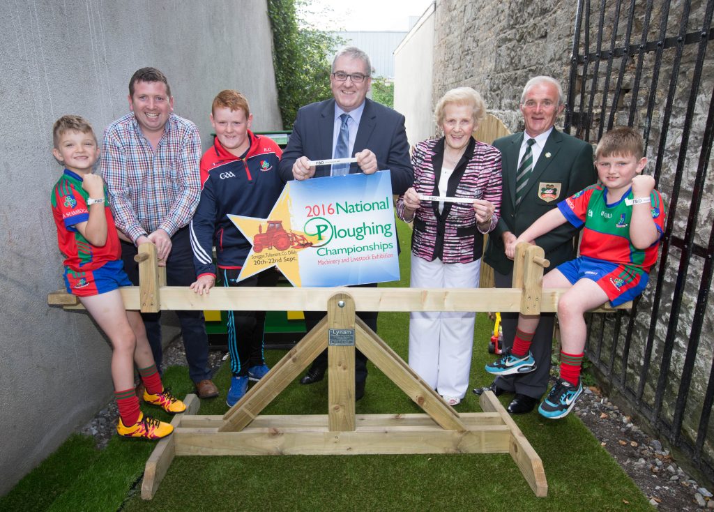Launching the FBD Keeping you Safe wristbands for Ploughing 2016 at Screggan, Tullamore 20-22 September. Christy Doherty, Head of Farm and Business FBD; Anna May McHugh, NPA managing director; NPA chairman PJ Lynam; Paul Lynam, Lynam Garden Furniture and Shamrocks footballers Ronan Connolly, David Gibbons and Daithí Guinan. Picture: Alf Harvey/HRPhoto.ie no reproduction fee